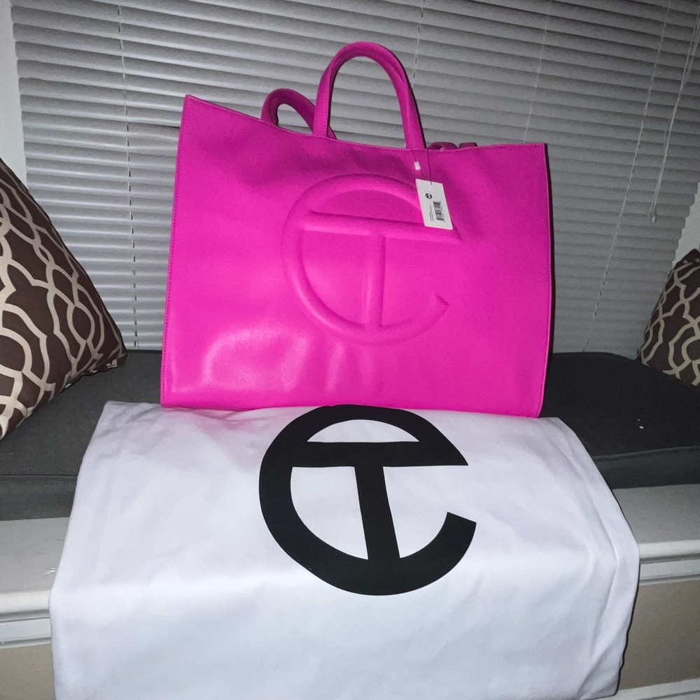 *BRAND NEW* NEVER WORN - AZALEA PINK LARGE TELFAR BAG